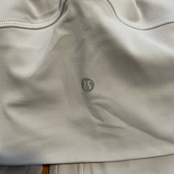 Pale purple/grey lululemon align HR leggings - Picture 2 of 4